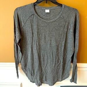Tresics Women’s Gray Long Sleeve Top Size Large Casual